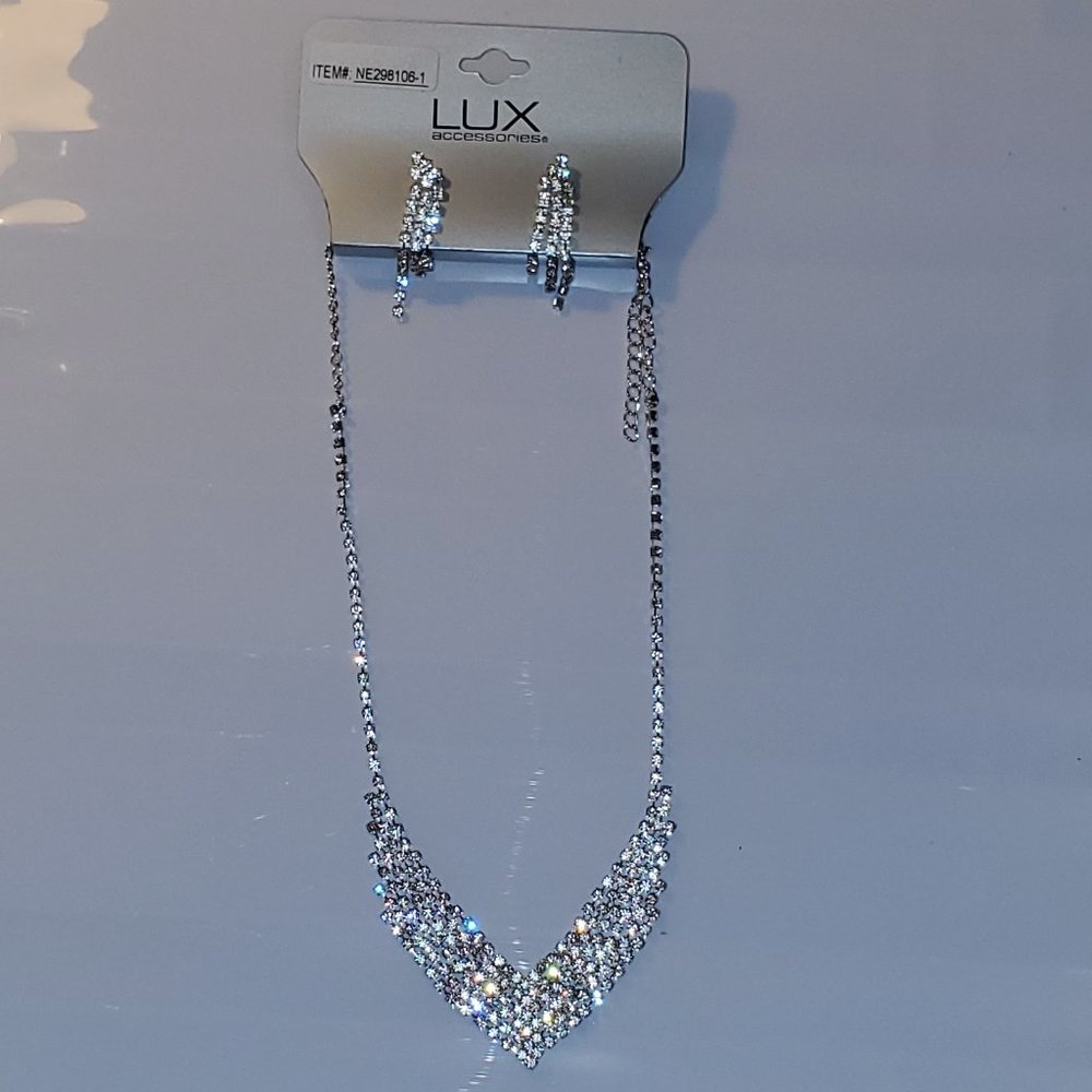 Beautiful LUX earrings and necklace set